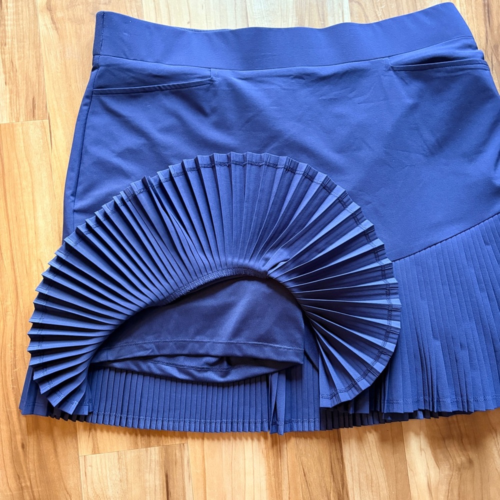 Chico’s Navy Blue Pleated Hem Tennis Golf Skort L/12 - Picture 3 of 6